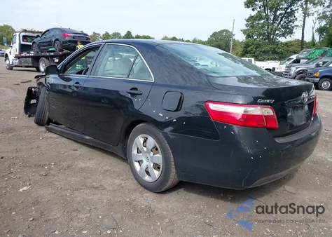 2007 Toyota Camry Le z USA, uszkodzony, nr VIN 4T1BE46K07U021987